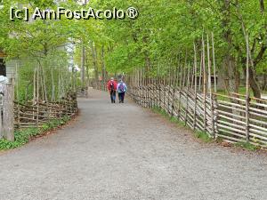 [P24] Stockholm, Skansen, Pe alei umbrite, atunci plouase » foto by mprofeanu
 - 
<span class="allrVoted glyphicon glyphicon-heart hidden" id="av1516497"></span>
<a class="m-l-10 hidden" id="sv1516497" onclick="voting_Foto_DelVot(,1516497,9962)" role="button">șterge vot <span class="glyphicon glyphicon-remove"></span></a>
<a id="v91516497" class=" c-red"  onclick="voting_Foto_SetVot(1516497)" role="button"><span class="glyphicon glyphicon-heart-empty"></span> <b>LIKE</b> = Votează poza</a> <img class="hidden"  id="f1516497W9" src="/imagini/loader.gif" border="0" /><span class="AjErrMes hidden" id="e1516497ErM"></span>