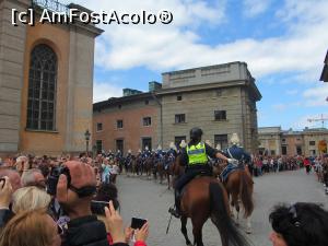 [P23] Ceremonia de schimbare a gărzii.  » foto by Aurici
 - 
<span class="allrVoted glyphicon glyphicon-heart hidden" id="av799885"></span>
<a class="m-l-10 hidden" id="sv799885" onclick="voting_Foto_DelVot(,799885,9962)" role="button">șterge vot <span class="glyphicon glyphicon-remove"></span></a>
<a id="v9799885" class=" c-red"  onclick="voting_Foto_SetVot(799885)" role="button"><span class="glyphicon glyphicon-heart-empty"></span> <b>LIKE</b> = Votează poza</a> <img class="hidden"  id="f799885W9" src="/imagini/loader.gif" border="0" /><span class="AjErrMes hidden" id="e799885ErM"></span>