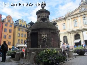 [P28] Km 0 al Stockholm-ului - fântâna din Piața Stortorget.  » foto by Aurici
 - 
<span class="allrVoted glyphicon glyphicon-heart hidden" id="av799890"></span>
<a class="m-l-10 hidden" id="sv799890" onclick="voting_Foto_DelVot(,799890,9962)" role="button">șterge vot <span class="glyphicon glyphicon-remove"></span></a>
<a id="v9799890" class=" c-red"  onclick="voting_Foto_SetVot(799890)" role="button"><span class="glyphicon glyphicon-heart-empty"></span> <b>LIKE</b> = Votează poza</a> <img class="hidden"  id="f799890W9" src="/imagini/loader.gif" border="0" /><span class="AjErrMes hidden" id="e799890ErM"></span>