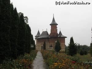 [P01] Biserica veche a mănăstirii Popăuți » foto by tata123 🔱
 - 
<span class="allrVoted glyphicon glyphicon-heart hidden" id="av582533"></span>
<a class="m-l-10 hidden" id="sv582533" onclick="voting_Foto_DelVot(,582533,9996)" role="button">șterge vot <span class="glyphicon glyphicon-remove"></span></a>
<a id="v9582533" class=" c-red"  onclick="voting_Foto_SetVot(582533)" role="button"><span class="glyphicon glyphicon-heart-empty"></span> <b>LIKE</b> = Votează poza</a> <img class="hidden"  id="f582533W9" src="/imagini/loader.gif" border="0" /><span class="AjErrMes hidden" id="e582533ErM"></span>