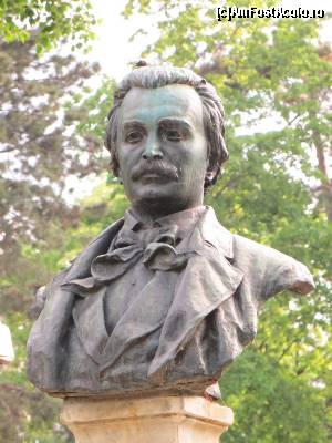[P11] Bust Mihai Eminescu - Parcul Eminescu, Botoșani - prim plan » foto by tata123 🔱
 - 
<span class="allrVoted glyphicon glyphicon-heart hidden" id="av584236"></span>
<a class="m-l-10 hidden" id="sv584236" onclick="voting_Foto_DelVot(,584236,9996)" role="button">șterge vot <span class="glyphicon glyphicon-remove"></span></a>
<a id="v9584236" class=" c-red"  onclick="voting_Foto_SetVot(584236)" role="button"><span class="glyphicon glyphicon-heart-empty"></span> <b>LIKE</b> = Votează poza</a> <img class="hidden"  id="f584236W9" src="/imagini/loader.gif" border="0" /><span class="AjErrMes hidden" id="e584236ErM"></span>