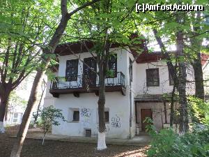 [P03] Casa Manolache Iorga » foto by tata123 🔱
 - 
<span class="allrVoted glyphicon glyphicon-heart hidden" id="av584228"></span>
<a class="m-l-10 hidden" id="sv584228" onclick="voting_Foto_DelVot(,584228,9996)" role="button">șterge vot <span class="glyphicon glyphicon-remove"></span></a>
<a id="v9584228" class=" c-red"  onclick="voting_Foto_SetVot(584228)" role="button"><span class="glyphicon glyphicon-heart-empty"></span> <b>LIKE</b> = Votează poza</a> <img class="hidden"  id="f584228W9" src="/imagini/loader.gif" border="0" /><span class="AjErrMes hidden" id="e584228ErM"></span>