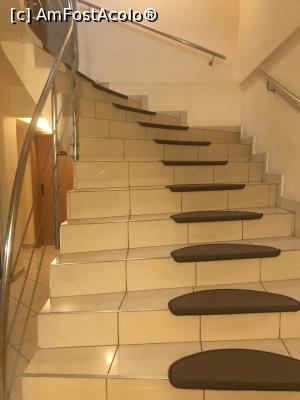 [P15] Apollo Hotel Sibiu, scările largi » foto by krisstinna
 - 
<span class="allrVoted glyphicon glyphicon-heart hidden" id="av937573"></span>
<a class="m-l-10 hidden" id="sv937573" onclick="voting_Foto_DelVot(,937573,10003)" role="button">șterge vot <span class="glyphicon glyphicon-remove"></span></a>
<a id="v9937573" class=" c-red"  onclick="voting_Foto_SetVot(937573)" role="button"><span class="glyphicon glyphicon-heart-empty"></span> <b>LIKE</b> = Votează poza</a> <img class="hidden"  id="f937573W9" src="/imagini/loader.gif" border="0" /><span class="AjErrMes hidden" id="e937573ErM"></span>