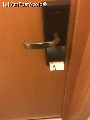 [P18] Apollo Hotel Sibiu, cartela » foto by krisstinna
 - 
<span class="allrVoted glyphicon glyphicon-heart hidden" id="av937576"></span>
<a class="m-l-10 hidden" id="sv937576" onclick="voting_Foto_DelVot(,937576,10003)" role="button">șterge vot <span class="glyphicon glyphicon-remove"></span></a>
<a id="v9937576" class=" c-red"  onclick="voting_Foto_SetVot(937576)" role="button"><span class="glyphicon glyphicon-heart-empty"></span> <b>LIKE</b> = Votează poza</a> <img class="hidden"  id="f937576W9" src="/imagini/loader.gif" border="0" /><span class="AjErrMes hidden" id="e937576ErM"></span>