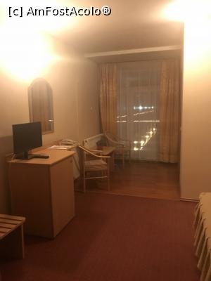 [P19] Apollo Hotel Sibiu, camera 206 » foto by krisstinna
 - 
<span class="allrVoted glyphicon glyphicon-heart hidden" id="av937577"></span>
<a class="m-l-10 hidden" id="sv937577" onclick="voting_Foto_DelVot(,937577,10003)" role="button">șterge vot <span class="glyphicon glyphicon-remove"></span></a>
<a id="v9937577" class=" c-red"  onclick="voting_Foto_SetVot(937577)" role="button"><span class="glyphicon glyphicon-heart-empty"></span> <b>LIKE</b> = Votează poza</a> <img class="hidden"  id="f937577W9" src="/imagini/loader.gif" border="0" /><span class="AjErrMes hidden" id="e937577ErM"></span>