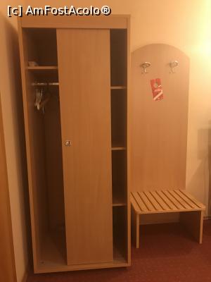 [P30] Apollo Hotel Sibiu, prin camera 206 » foto by krisstinna
 - 
<span class="allrVoted glyphicon glyphicon-heart hidden" id="av937588"></span>
<a class="m-l-10 hidden" id="sv937588" onclick="voting_Foto_DelVot(,937588,10003)" role="button">șterge vot <span class="glyphicon glyphicon-remove"></span></a>
<a id="v9937588" class=" c-red"  onclick="voting_Foto_SetVot(937588)" role="button"><span class="glyphicon glyphicon-heart-empty"></span> <b>LIKE</b> = Votează poza</a> <img class="hidden"  id="f937588W9" src="/imagini/loader.gif" border="0" /><span class="AjErrMes hidden" id="e937588ErM"></span>