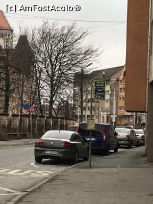 [P43] În fața hotelului, stația de autobuz » foto by krisstinna
 - 
<span class="allrVoted glyphicon glyphicon-heart hidden" id="av937601"></span>
<a class="m-l-10 hidden" id="sv937601" onclick="voting_Foto_DelVot(,937601,10003)" role="button">șterge vot <span class="glyphicon glyphicon-remove"></span></a>
<a id="v9937601" class=" c-red"  onclick="voting_Foto_SetVot(937601)" role="button"><span class="glyphicon glyphicon-heart-empty"></span> <b>LIKE</b> = Votează poza</a> <img class="hidden"  id="f937601W9" src="/imagini/loader.gif" border="0" /><span class="AjErrMes hidden" id="e937601ErM"></span>
