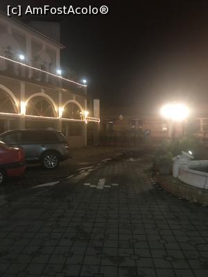 [P06] Apollo Hotel, Sibiu, parcarea » foto by krisstinna
 - 
<span class="allrVoted glyphicon glyphicon-heart hidden" id="av937564"></span>
<a class="m-l-10 hidden" id="sv937564" onclick="voting_Foto_DelVot(,937564,10003)" role="button">șterge vot <span class="glyphicon glyphicon-remove"></span></a>
<a id="v9937564" class=" c-red"  onclick="voting_Foto_SetVot(937564)" role="button"><span class="glyphicon glyphicon-heart-empty"></span> <b>LIKE</b> = Votează poza</a> <img class="hidden"  id="f937564W9" src="/imagini/loader.gif" border="0" /><span class="AjErrMes hidden" id="e937564ErM"></span>