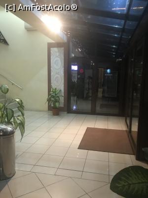 [P07] Apollo Hotel Sibiu, prin recepție » foto by krisstinna
 - 
<span class="allrVoted glyphicon glyphicon-heart hidden" id="av937565"></span>
<a class="m-l-10 hidden" id="sv937565" onclick="voting_Foto_DelVot(,937565,10003)" role="button">șterge vot <span class="glyphicon glyphicon-remove"></span></a>
<a id="v9937565" class=" c-red"  onclick="voting_Foto_SetVot(937565)" role="button"><span class="glyphicon glyphicon-heart-empty"></span> <b>LIKE</b> = Votează poza</a> <img class="hidden"  id="f937565W9" src="/imagini/loader.gif" border="0" /><span class="AjErrMes hidden" id="e937565ErM"></span>