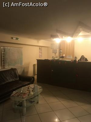 [P09] Apollo Hotel Sibiu, recepția » foto by krisstinna
 - 
<span class="allrVoted glyphicon glyphicon-heart hidden" id="av937567"></span>
<a class="m-l-10 hidden" id="sv937567" onclick="voting_Foto_DelVot(,937567,10003)" role="button">șterge vot <span class="glyphicon glyphicon-remove"></span></a>
<a id="v9937567" class=" c-red"  onclick="voting_Foto_SetVot(937567)" role="button"><span class="glyphicon glyphicon-heart-empty"></span> <b>LIKE</b> = Votează poza</a> <img class="hidden"  id="f937567W9" src="/imagini/loader.gif" border="0" /><span class="AjErrMes hidden" id="e937567ErM"></span>