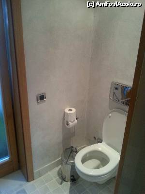 [P06] Wc-ul separat » foto by veronici
 - 
<span class="allrVoted glyphicon glyphicon-heart hidden" id="av527101"></span>
<a class="m-l-10 hidden" id="sv527101" onclick="voting_Foto_DelVot(,527101,10022)" role="button">șterge vot <span class="glyphicon glyphicon-remove"></span></a>
<a id="v9527101" class=" c-red"  onclick="voting_Foto_SetVot(527101)" role="button"><span class="glyphicon glyphicon-heart-empty"></span> <b>LIKE</b> = Votează poza</a> <img class="hidden"  id="f527101W9" src="/imagini/loader.gif" border="0" /><span class="AjErrMes hidden" id="e527101ErM"></span>