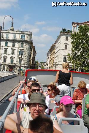 [P07] Roma, autobuzul Hop On – Hop off » foto by unq
 - 
<span class="allrVoted glyphicon glyphicon-heart hidden" id="av473245"></span>
<a class="m-l-10 hidden" id="sv473245" onclick="voting_Foto_DelVot(,473245,10040)" role="button">șterge vot <span class="glyphicon glyphicon-remove"></span></a>
<a id="v9473245" class=" c-red"  onclick="voting_Foto_SetVot(473245)" role="button"><span class="glyphicon glyphicon-heart-empty"></span> <b>LIKE</b> = Votează poza</a> <img class="hidden"  id="f473245W9" src="/imagini/loader.gif" border="0" /><span class="AjErrMes hidden" id="e473245ErM"></span>