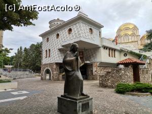 [P14] Casa memorială și statuia Maicii Tereza » foto by Marius 72
 - 
<span class="allrVoted glyphicon glyphicon-heart hidden" id="av1238015"></span>
<a class="m-l-10 hidden" id="sv1238015" onclick="voting_Foto_DelVot(,1238015,10053)" role="button">șterge vot <span class="glyphicon glyphicon-remove"></span></a>
<a id="v91238015" class=" c-red"  onclick="voting_Foto_SetVot(1238015)" role="button"><span class="glyphicon glyphicon-heart-empty"></span> <b>LIKE</b> = Votează poza</a> <img class="hidden"  id="f1238015W9" src="/imagini/loader.gif" border="0" /><span class="AjErrMes hidden" id="e1238015ErM"></span>