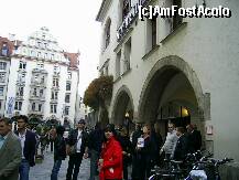 [P13] IN FATA BERARIEI HOFBRAUHAUS DIN MUNCHEN » foto by Chien
 - 
<span class="allrVoted glyphicon glyphicon-heart hidden" id="av262743"></span>
<a class="m-l-10 hidden" id="sv262743" onclick="voting_Foto_DelVot(,262743,10061)" role="button">șterge vot <span class="glyphicon glyphicon-remove"></span></a>
<a id="v9262743" class=" c-red"  onclick="voting_Foto_SetVot(262743)" role="button"><span class="glyphicon glyphicon-heart-empty"></span> <b>LIKE</b> = Votează poza</a> <img class="hidden"  id="f262743W9" src="/imagini/loader.gif" border="0" /><span class="AjErrMes hidden" id="e262743ErM"></span>