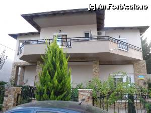 [P08] panorama studios vazuta din fata, balconul nostru era cel din dreapta, sus.  » foto by iulian68
 - 
<span class="allrVoted glyphicon glyphicon-heart hidden" id="av462045"></span>
<a class="m-l-10 hidden" id="sv462045" onclick="voting_Foto_DelVot(,462045,10085)" role="button">șterge vot <span class="glyphicon glyphicon-remove"></span></a>
<a id="v9462045" class=" c-red"  onclick="voting_Foto_SetVot(462045)" role="button"><span class="glyphicon glyphicon-heart-empty"></span> <b>LIKE</b> = Votează poza</a> <img class="hidden"  id="f462045W9" src="/imagini/loader.gif" border="0" /><span class="AjErrMes hidden" id="e462045ErM"></span>