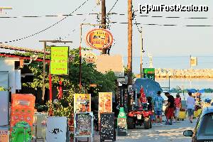 [P30] Taverne si magazine in Skala Potamia.  » foto by Coniss
 - 
<span class="allrVoted glyphicon glyphicon-heart hidden" id="av628219"></span>
<a class="m-l-10 hidden" id="sv628219" onclick="voting_Foto_DelVot(,628219,10085)" role="button">șterge vot <span class="glyphicon glyphicon-remove"></span></a>
<a id="v9628219" class=" c-red"  onclick="voting_Foto_SetVot(628219)" role="button"><span class="glyphicon glyphicon-heart-empty"></span> <b>LIKE</b> = Votează poza</a> <img class="hidden"  id="f628219W9" src="/imagini/loader.gif" border="0" /><span class="AjErrMes hidden" id="e628219ErM"></span>