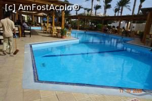 [P17] piscina si mesele » foto by vacantamea2012
 - 
<span class="allrVoted glyphicon glyphicon-heart hidden" id="av1196986"></span>
<a class="m-l-10 hidden" id="sv1196986" onclick="voting_Foto_DelVot(,1196986,10127)" role="button">șterge vot <span class="glyphicon glyphicon-remove"></span></a>
<a id="v91196986" class=" c-red"  onclick="voting_Foto_SetVot(1196986)" role="button"><span class="glyphicon glyphicon-heart-empty"></span> <b>LIKE</b> = Votează poza</a> <img class="hidden"  id="f1196986W9" src="/imagini/loader.gif" border="0" /><span class="AjErrMes hidden" id="e1196986ErM"></span>