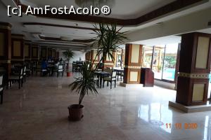 [P22] sala din restaurant » foto by vacantamea2012
 - 
<span class="allrVoted glyphicon glyphicon-heart hidden" id="av1196991"></span>
<a class="m-l-10 hidden" id="sv1196991" onclick="voting_Foto_DelVot(,1196991,10127)" role="button">șterge vot <span class="glyphicon glyphicon-remove"></span></a>
<a id="v91196991" class=" c-red"  onclick="voting_Foto_SetVot(1196991)" role="button"><span class="glyphicon glyphicon-heart-empty"></span> <b>LIKE</b> = Votează poza</a> <img class="hidden"  id="f1196991W9" src="/imagini/loader.gif" border="0" /><span class="AjErrMes hidden" id="e1196991ErM"></span>