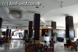 [P09] lobby si receptia » foto by vacantamea2012
 - 
<span class="allrVoted glyphicon glyphicon-heart hidden" id="av1196978"></span>
<a class="m-l-10 hidden" id="sv1196978" onclick="voting_Foto_DelVot(,1196978,10127)" role="button">șterge vot <span class="glyphicon glyphicon-remove"></span></a>
<a id="v91196978" class=" c-red"  onclick="voting_Foto_SetVot(1196978)" role="button"><span class="glyphicon glyphicon-heart-empty"></span> <b>LIKE</b> = Votează poza</a> <img class="hidden"  id="f1196978W9" src="/imagini/loader.gif" border="0" /><span class="AjErrMes hidden" id="e1196978ErM"></span>