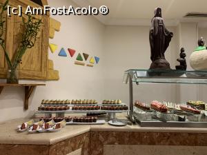 [P28] Prăjituri în restaurant » foto by AZE
 - 
<span class="allrVoted glyphicon glyphicon-heart hidden" id="av1295735"></span>
<a class="m-l-10 hidden" id="sv1295735" onclick="voting_Foto_DelVot(,1295735,10127)" role="button">șterge vot <span class="glyphicon glyphicon-remove"></span></a>
<a id="v91295735" class=" c-red"  onclick="voting_Foto_SetVot(1295735)" role="button"><span class="glyphicon glyphicon-heart-empty"></span> <b>LIKE</b> = Votează poza</a> <img class="hidden"  id="f1295735W9" src="/imagini/loader.gif" border="0" /><span class="AjErrMes hidden" id="e1295735ErM"></span>