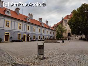 [P07] Castelul Krumlov; prima curte » foto by crismis
 - 
<span class="allrVoted glyphicon glyphicon-heart hidden" id="av1410573"></span>
<a class="m-l-10 hidden" id="sv1410573" onclick="voting_Foto_DelVot(,1410573,10138)" role="button">șterge vot <span class="glyphicon glyphicon-remove"></span></a>
<a id="v91410573" class=" c-red"  onclick="voting_Foto_SetVot(1410573)" role="button"><span class="glyphicon glyphicon-heart-empty"></span> <b>LIKE</b> = Votează poza</a> <img class="hidden"  id="f1410573W9" src="/imagini/loader.gif" border="0" /><span class="AjErrMes hidden" id="e1410573ErM"></span>