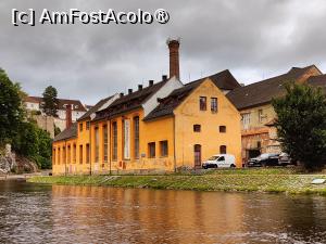 [P65] Cu pluta pe Vltava; centrul Egon Schiele » foto by crismis
 - 
<span class="allrVoted glyphicon glyphicon-heart hidden" id="av1411547"></span>
<a class="m-l-10 hidden" id="sv1411547" onclick="voting_Foto_DelVot(,1411547,10138)" role="button">șterge vot <span class="glyphicon glyphicon-remove"></span></a>
<a id="v91411547" class=" c-red"  onclick="voting_Foto_SetVot(1411547)" role="button"><span class="glyphicon glyphicon-heart-empty"></span> <b>LIKE</b> = Votează poza</a> <img class="hidden"  id="f1411547W9" src="/imagini/loader.gif" border="0" /><span class="AjErrMes hidden" id="e1411547ErM"></span>
