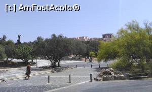 [P29] Parcarea autocarelor și în fundal Acropola » foto by Carmen Ion
 - 
<span class="allrVoted glyphicon glyphicon-heart hidden" id="av1039425"></span>
<a class="m-l-10 hidden" id="sv1039425" onclick="voting_Foto_DelVot(,1039425,10140)" role="button">șterge vot <span class="glyphicon glyphicon-remove"></span></a>
<a id="v91039425" class=" c-red"  onclick="voting_Foto_SetVot(1039425)" role="button"><span class="glyphicon glyphicon-heart-empty"></span> <b>LIKE</b> = Votează poza</a> <img class="hidden"  id="f1039425W9" src="/imagini/loader.gif" border="0" /><span class="AjErrMes hidden" id="e1039425ErM"></span>