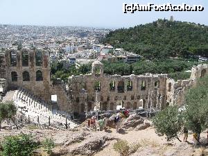 [P08] 8. Ruinele Teatrului lui Herodes Atticus văzut de sus, de pe Acropole.  » foto by doinafil
 - 
<span class="allrVoted glyphicon glyphicon-heart hidden" id="av704689"></span>
<a class="m-l-10 hidden" id="sv704689" onclick="voting_Foto_DelVot(,704689,10140)" role="button">șterge vot <span class="glyphicon glyphicon-remove"></span></a>
<a id="v9704689" class=" c-red"  onclick="voting_Foto_SetVot(704689)" role="button"><span class="glyphicon glyphicon-heart-empty"></span> <b>LIKE</b> = Votează poza</a> <img class="hidden"  id="f704689W9" src="/imagini/loader.gif" border="0" /><span class="AjErrMes hidden" id="e704689ErM"></span>