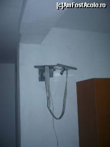 [P10] Televizor lipsa - cu toate ca am fost asigurati ca acesta exista. » foto by Catalin S.
 - 
<span class="allrVoted glyphicon glyphicon-heart hidden" id="av252957"></span>
<a class="m-l-10 hidden" id="sv252957" onclick="voting_Foto_DelVot(,252957,10141)" role="button">șterge vot <span class="glyphicon glyphicon-remove"></span></a>
<a id="v9252957" class=" c-red"  onclick="voting_Foto_SetVot(252957)" role="button"><span class="glyphicon glyphicon-heart-empty"></span> <b>LIKE</b> = Votează poza</a> <img class="hidden"  id="f252957W9" src="/imagini/loader.gif" border="0" /><span class="AjErrMes hidden" id="e252957ErM"></span>