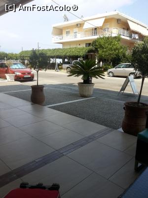 [P11] fatada hotel Manolas » foto by Paloma
 - 
<span class="allrVoted glyphicon glyphicon-heart hidden" id="av1274259"></span>
<a class="m-l-10 hidden" id="sv1274259" onclick="voting_Foto_DelVot(,1274259,10169)" role="button">șterge vot <span class="glyphicon glyphicon-remove"></span></a>
<a id="v91274259" class=" c-red"  onclick="voting_Foto_SetVot(1274259)" role="button"><span class="glyphicon glyphicon-heart-empty"></span> <b>LIKE</b> = Votează poza</a> <img class="hidden"  id="f1274259W9" src="/imagini/loader.gif" border="0" /><span class="AjErrMes hidden" id="e1274259ErM"></span>