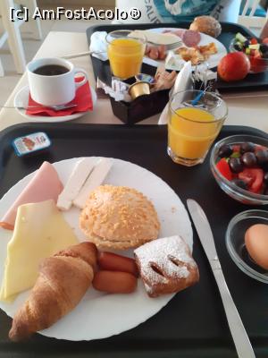 [P13] breakfast pe terasa hotelului Manolas » foto by Paloma
 - 
<span class="allrVoted glyphicon glyphicon-heart hidden" id="av1274261"></span>
<a class="m-l-10 hidden" id="sv1274261" onclick="voting_Foto_DelVot(,1274261,10169)" role="button">șterge vot <span class="glyphicon glyphicon-remove"></span></a>
<a id="v91274261" class=" c-red"  onclick="voting_Foto_SetVot(1274261)" role="button"><span class="glyphicon glyphicon-heart-empty"></span> <b>LIKE</b> = Votează poza</a> <img class="hidden"  id="f1274261W9" src="/imagini/loader.gif" border="0" /><span class="AjErrMes hidden" id="e1274261ErM"></span>