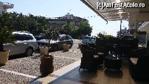 [P03] Intrare in hotel Manolas » foto by goguta99
 - 
<span class="allrVoted glyphicon glyphicon-heart hidden" id="av642772"></span>
<a class="m-l-10 hidden" id="sv642772" onclick="voting_Foto_DelVot(,642772,10169)" role="button">șterge vot <span class="glyphicon glyphicon-remove"></span></a>
<a id="v9642772" class=" c-red"  onclick="voting_Foto_SetVot(642772)" role="button"><span class="glyphicon glyphicon-heart-empty"></span> <b>LIKE</b> = Votează poza</a> <img class="hidden"  id="f642772W9" src="/imagini/loader.gif" border="0" /><span class="AjErrMes hidden" id="e642772ErM"></span>