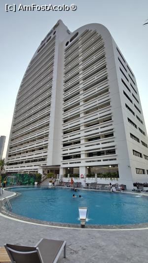 [P03] Centre Point Plus Hotel Silom Bangkok, de la piscina » foto by elenaadina
 - 
<span class="allrVoted glyphicon glyphicon-heart hidden" id="av1521497"></span>
<a class="m-l-10 hidden" id="sv1521497" onclick="voting_Foto_DelVot(,1521497,10174)" role="button">șterge vot <span class="glyphicon glyphicon-remove"></span></a>
<a id="v91521497" class=" c-red"  onclick="voting_Foto_SetVot(1521497)" role="button"><span class="glyphicon glyphicon-heart-empty"></span> <b>LIKE</b> = Votează poza</a> <img class="hidden"  id="f1521497W9" src="/imagini/loader.gif" border="0" /><span class="AjErrMes hidden" id="e1521497ErM"></span>