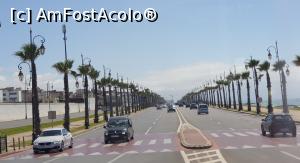 [P46] <strong>Corniche, </strong>denumirea pentru zona care se afla pe <strong>malul oceanului Atlanic</strong> special amenajata pentru promenada, care este varianta marocana a <strong>Promenade des Anglais</strong><strong> </strong>de la<strong> </strong><strong>Nisa</strong>. » foto by geani anto
 - 
<span class="allrVoted glyphicon glyphicon-heart hidden" id="av1304322"></span>
<a class="m-l-10 hidden" id="sv1304322" onclick="voting_Foto_DelVot(,1304322,10179)" role="button">șterge vot <span class="glyphicon glyphicon-remove"></span></a>
<a id="v91304322" class=" c-red"  onclick="voting_Foto_SetVot(1304322)" role="button"><span class="glyphicon glyphicon-heart-empty"></span> <b>LIKE</b> = Votează poza</a> <img class="hidden"  id="f1304322W9" src="/imagini/loader.gif" border="0" /><span class="AjErrMes hidden" id="e1304322ErM"></span>