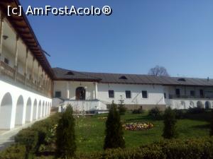 [P12] Mănăstirea Cernica » foto by Mioritik
 - 
<span class="allrVoted glyphicon glyphicon-heart hidden" id="av1294537"></span>
<a class="m-l-10 hidden" id="sv1294537" onclick="voting_Foto_DelVot(,1294537,10204)" role="button">șterge vot <span class="glyphicon glyphicon-remove"></span></a>
<a id="v91294537" class=" c-red"  onclick="voting_Foto_SetVot(1294537)" role="button"><span class="glyphicon glyphicon-heart-empty"></span> <b>LIKE</b> = Votează poza</a> <img class="hidden"  id="f1294537W9" src="/imagini/loader.gif" border="0" /><span class="AjErrMes hidden" id="e1294537ErM"></span>