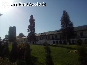 [P13] Mănăstirea Cernica » foto by Mioritik
 - 
<span class="allrVoted glyphicon glyphicon-heart hidden" id="av1294538"></span>
<a class="m-l-10 hidden" id="sv1294538" onclick="voting_Foto_DelVot(,1294538,10204)" role="button">șterge vot <span class="glyphicon glyphicon-remove"></span></a>
<a id="v91294538" class=" c-red"  onclick="voting_Foto_SetVot(1294538)" role="button"><span class="glyphicon glyphicon-heart-empty"></span> <b>LIKE</b> = Votează poza</a> <img class="hidden"  id="f1294538W9" src="/imagini/loader.gif" border="0" /><span class="AjErrMes hidden" id="e1294538ErM"></span>