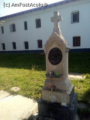 [P18] Mănăstirea Cernica » foto by Mioritik
 - 
<span class="allrVoted glyphicon glyphicon-heart hidden" id="av1294543"></span>
<a class="m-l-10 hidden" id="sv1294543" onclick="voting_Foto_DelVot(,1294543,10204)" role="button">șterge vot <span class="glyphicon glyphicon-remove"></span></a>
<a id="v91294543" class=" c-red"  onclick="voting_Foto_SetVot(1294543)" role="button"><span class="glyphicon glyphicon-heart-empty"></span> <b>LIKE</b> = Votează poza</a> <img class="hidden"  id="f1294543W9" src="/imagini/loader.gif" border="0" /><span class="AjErrMes hidden" id="e1294543ErM"></span>