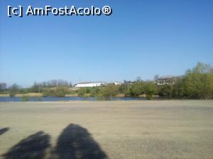 [P09] Mănăstirea Cernica, pe alee, se vede lacul » foto by Mioritik
 - 
<span class="allrVoted glyphicon glyphicon-heart hidden" id="av1294534"></span>
<a class="m-l-10 hidden" id="sv1294534" onclick="voting_Foto_DelVot(,1294534,10204)" role="button">șterge vot <span class="glyphicon glyphicon-remove"></span></a>
<a id="v91294534" class=" c-red"  onclick="voting_Foto_SetVot(1294534)" role="button"><span class="glyphicon glyphicon-heart-empty"></span> <b>LIKE</b> = Votează poza</a> <img class="hidden"  id="f1294534W9" src="/imagini/loader.gif" border="0" /><span class="AjErrMes hidden" id="e1294534ErM"></span>
