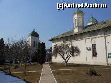 [P16] Manastirea Cernica - Biserica Sf. Gheorghe si turnul-clopotnita. » foto by florinsta
 - 
<span class="allrVoted glyphicon glyphicon-heart hidden" id="av304083"></span>
<a class="m-l-10 hidden" id="sv304083" onclick="voting_Foto_DelVot(,304083,10204)" role="button">șterge vot <span class="glyphicon glyphicon-remove"></span></a>
<a id="v9304083" class=" c-red"  onclick="voting_Foto_SetVot(304083)" role="button"><span class="glyphicon glyphicon-heart-empty"></span> <b>LIKE</b> = Votează poza</a> <img class="hidden"  id="f304083W9" src="/imagini/loader.gif" border="0" /><span class="AjErrMes hidden" id="e304083ErM"></span>