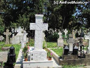 [P31] Mormantul episcopului Roman Ialomiteanul » foto by elviramvio
 - 
<span class="allrVoted glyphicon glyphicon-heart hidden" id="av663091"></span>
<a class="m-l-10 hidden" id="sv663091" onclick="voting_Foto_DelVot(,663091,10204)" role="button">șterge vot <span class="glyphicon glyphicon-remove"></span></a>
<a id="v9663091" class=" c-red"  onclick="voting_Foto_SetVot(663091)" role="button"><span class="glyphicon glyphicon-heart-empty"></span> <b>LIKE</b> = Votează poza</a> <img class="hidden"  id="f663091W9" src="/imagini/loader.gif" border="0" /><span class="AjErrMes hidden" id="e663091ErM"></span>