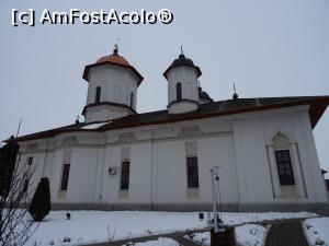 [P07] Biserica „Sf. Gheorghe” - Cernica.  » foto by tata123 🔱
 - 
<span class="allrVoted glyphicon glyphicon-heart hidden" id="av1049214"></span>
<a class="m-l-10 hidden" id="sv1049214" onclick="voting_Foto_DelVot(,1049214,10204)" role="button">șterge vot <span class="glyphicon glyphicon-remove"></span></a>
<a id="v91049214" class=" c-red"  onclick="voting_Foto_SetVot(1049214)" role="button"><span class="glyphicon glyphicon-heart-empty"></span> <b>LIKE</b> = Votează poza</a> <img class="hidden"  id="f1049214W9" src="/imagini/loader.gif" border="0" /><span class="AjErrMes hidden" id="e1049214ErM"></span>