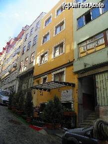 [P01] Hotelul cu o mica firma, dar este renovat la exterior dar si la interior » foto by cozmin_t
 - 
<span class="allrVoted glyphicon glyphicon-heart hidden" id="av285575"></span>
<a class="m-l-10 hidden" id="sv285575" onclick="voting_Foto_DelVot(,285575,10205)" role="button">șterge vot <span class="glyphicon glyphicon-remove"></span></a>
<a id="v9285575" class=" c-red"  onclick="voting_Foto_SetVot(285575)" role="button"><span class="glyphicon glyphicon-heart-empty"></span> <b>LIKE</b> = Votează poza</a> <img class="hidden"  id="f285575W9" src="/imagini/loader.gif" border="0" /><span class="AjErrMes hidden" id="e285575ErM"></span>