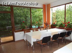 [P11] Sala de servire a mesei. Exista o usa spre terasa. » foto by ascent
 - 
<span class="allrVoted glyphicon glyphicon-heart hidden" id="av1187620"></span>
<a class="m-l-10 hidden" id="sv1187620" onclick="voting_Foto_DelVot(,1187620,10247)" role="button">șterge vot <span class="glyphicon glyphicon-remove"></span></a>
<a id="v91187620" class=" c-red"  onclick="voting_Foto_SetVot(1187620)" role="button"><span class="glyphicon glyphicon-heart-empty"></span> <b>LIKE</b> = Votează poza</a> <img class="hidden"  id="f1187620W9" src="/imagini/loader.gif" border="0" /><span class="AjErrMes hidden" id="e1187620ErM"></span>