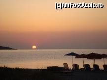 [P05] rasarit la plaja din dreptul vilei » foto by bv_sorri
 - 
<span class="allrVoted glyphicon glyphicon-heart hidden" id="av259509"></span>
<a class="m-l-10 hidden" id="sv259509" onclick="voting_Foto_DelVot(,259509,10277)" role="button">șterge vot <span class="glyphicon glyphicon-remove"></span></a>
<a id="v9259509" class=" c-red"  onclick="voting_Foto_SetVot(259509)" role="button"><span class="glyphicon glyphicon-heart-empty"></span> <b>LIKE</b> = Votează poza</a> <img class="hidden"  id="f259509W9" src="/imagini/loader.gif" border="0" /><span class="AjErrMes hidden" id="e259509ErM"></span>