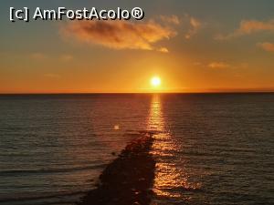[P28] Apus de soare iarna la Oceanul Atlantic » foto by Marius 72
 - 
<span class="allrVoted glyphicon glyphicon-heart hidden" id="av1270135"></span>
<a class="m-l-10 hidden" id="sv1270135" onclick="voting_Foto_DelVot(,1270135,10280)" role="button">șterge vot <span class="glyphicon glyphicon-remove"></span></a>
<a id="v91270135" class=" c-red"  onclick="voting_Foto_SetVot(1270135)" role="button"><span class="glyphicon glyphicon-heart-empty"></span> <b>LIKE</b> = Votează poza</a> <img class="hidden"  id="f1270135W9" src="/imagini/loader.gif" border="0" /><span class="AjErrMes hidden" id="e1270135ErM"></span>