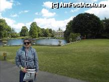 [P09] Lacul din fata The Palm House. La mana aveamd eja banderolele verzi, care reprezentau biletul pentru Kew Explorer. » foto by TraianS
 - 
<span class="allrVoted glyphicon glyphicon-heart hidden" id="av222797"></span>
<a class="m-l-10 hidden" id="sv222797" onclick="voting_Foto_DelVot(,222797,10282)" role="button">șterge vot <span class="glyphicon glyphicon-remove"></span></a>
<a id="v9222797" class=" c-red"  onclick="voting_Foto_SetVot(222797)" role="button"><span class="glyphicon glyphicon-heart-empty"></span> <b>LIKE</b> = Votează poza</a> <img class="hidden"  id="f222797W9" src="/imagini/loader.gif" border="0" /><span class="AjErrMes hidden" id="e222797ErM"></span>