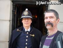 [P26] Muzeul Sherlock Holmes - poliţistul care rupe bilete la intrare. » foto by Dragoș_MD
 - 
<span class="allrVoted glyphicon glyphicon-heart hidden" id="av205789"></span>
<a class="m-l-10 hidden" id="sv205789" onclick="voting_Foto_DelVot(,205789,10282)" role="button">șterge vot <span class="glyphicon glyphicon-remove"></span></a>
<a id="v9205789" class=" c-red"  onclick="voting_Foto_SetVot(205789)" role="button"><span class="glyphicon glyphicon-heart-empty"></span> <b>LIKE</b> = Votează poza</a> <img class="hidden"  id="f205789W9" src="/imagini/loader.gif" border="0" /><span class="AjErrMes hidden" id="e205789ErM"></span>