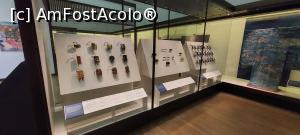 [P37] 37. După numele vitrinei, acestea sunt „accesorii pentru îmbrăcăminte”. » foto by msnd
 - 
<span class="allrVoted glyphicon glyphicon-heart hidden" id="av1379045"></span>
<a class="m-l-10 hidden" id="sv1379045" onclick="voting_Foto_DelVot(,1379045,10282)" role="button">șterge vot <span class="glyphicon glyphicon-remove"></span></a>
<a id="v91379045" class=" c-red"  onclick="voting_Foto_SetVot(1379045)" role="button"><span class="glyphicon glyphicon-heart-empty"></span> <b>LIKE</b> = Votează poza</a> <img class="hidden"  id="f1379045W9" src="/imagini/loader.gif" border="0" /><span class="AjErrMes hidden" id="e1379045ErM"></span>
