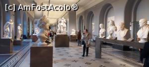 [P75] 75. Galeria sculpturilor . » foto by msnd
 - 
<span class="allrVoted glyphicon glyphicon-heart hidden" id="av1379107"></span>
<a class="m-l-10 hidden" id="sv1379107" onclick="voting_Foto_DelVot(,1379107,10282)" role="button">șterge vot <span class="glyphicon glyphicon-remove"></span></a>
<a id="v91379107" class=" c-red"  onclick="voting_Foto_SetVot(1379107)" role="button"><span class="glyphicon glyphicon-heart-empty"></span> <b>LIKE</b> = Votează poza</a> <img class="hidden"  id="f1379107W9" src="/imagini/loader.gif" border="0" /><span class="AjErrMes hidden" id="e1379107ErM"></span>
