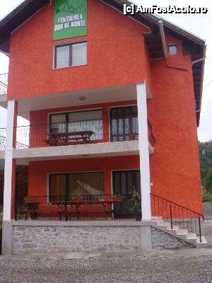 [P06] Pensiunea Dor de Munte= imagine frontala dinspre poarta de acces » foto by alb1573
 - 
<span class="allrVoted glyphicon glyphicon-heart hidden" id="av401267"></span>
<a class="m-l-10 hidden" id="sv401267" onclick="voting_Foto_DelVot(,401267,10299)" role="button">șterge vot <span class="glyphicon glyphicon-remove"></span></a>
<a id="v9401267" class=" c-red"  onclick="voting_Foto_SetVot(401267)" role="button"><span class="glyphicon glyphicon-heart-empty"></span> <b>LIKE</b> = Votează poza</a> <img class="hidden"  id="f401267W9" src="/imagini/loader.gif" border="0" /><span class="AjErrMes hidden" id="e401267ErM"></span>